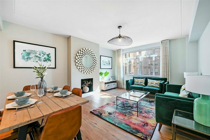 2 Bedroom Flat To Rent In Richmond Court, Sloane Street, SW1X