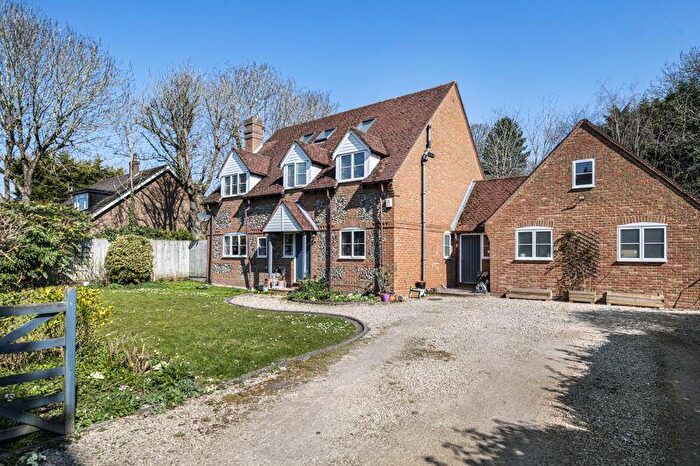 5 Bedroom Detached House For Sale In Water End Road, Beacons Bottom, HP14
