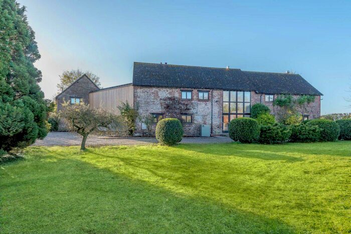 4 Bedroom Barn Conversion To Rent In Kingstone Court, Weston Under Penyard, HR9