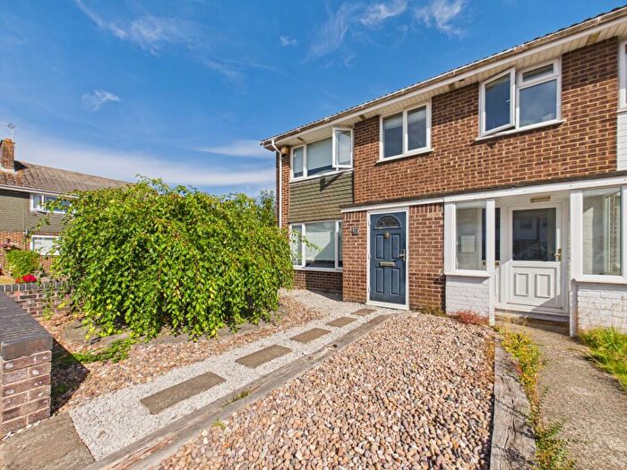 3 Bedroom End Of Terrace House For Sale In Handel Close, Basingstoke, RG22
