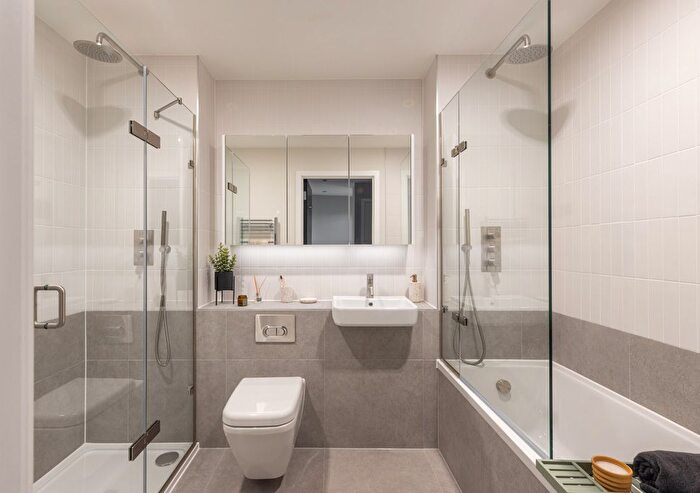 1 Bedroom Flat For Sale In Middle Road, London, W7