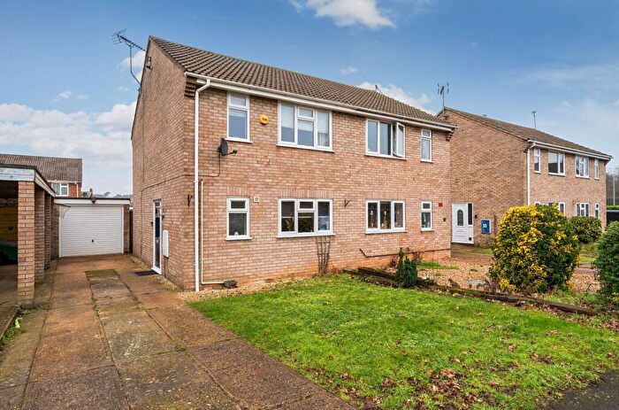 3 Bedroom Semi Detached House For Sale In Harwood Avenue, Thetford, IP24