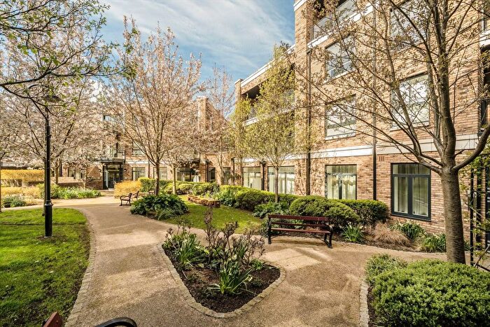 3 Bedroom Flat For Sale In Palladian Gardens, Chiswick, W4