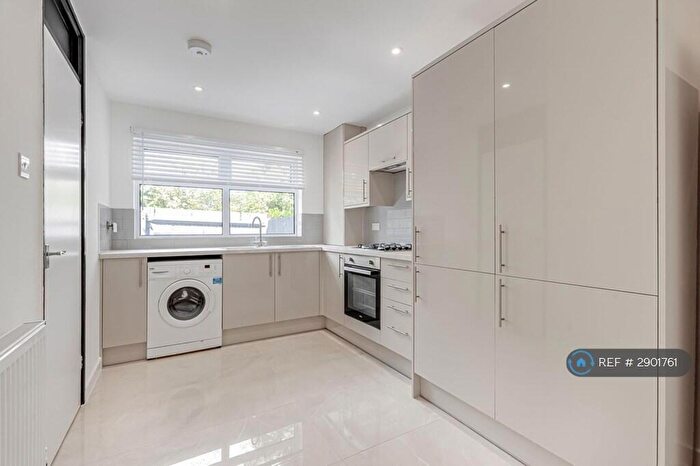 4 Bedroom End Of Terrace House To Rent In Humberton Close, London, E9