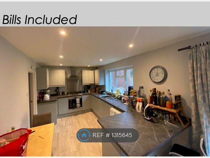 3 Bedroom Terraced House To Rent In Blackwell Avenue, Guildford GU2