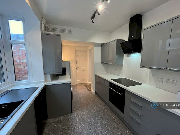 6 Bedroom Terraced House To Rent In Broad Street, Loughborough, LE11