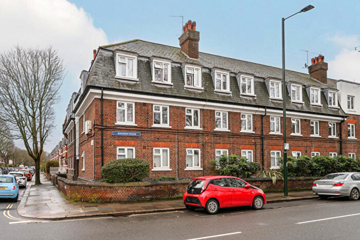 2 Bedroom Flat For Sale In Mortlake High Street, London, SW14