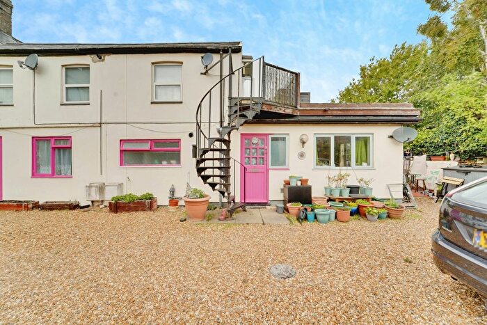 1 Bedroom Flat For Sale In Ingram Street, Huntingdon, Cambridgeshire, PE29