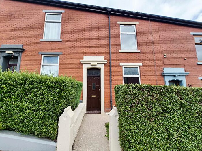 3 Bedroom House To Rent In Norwich Street, BB1