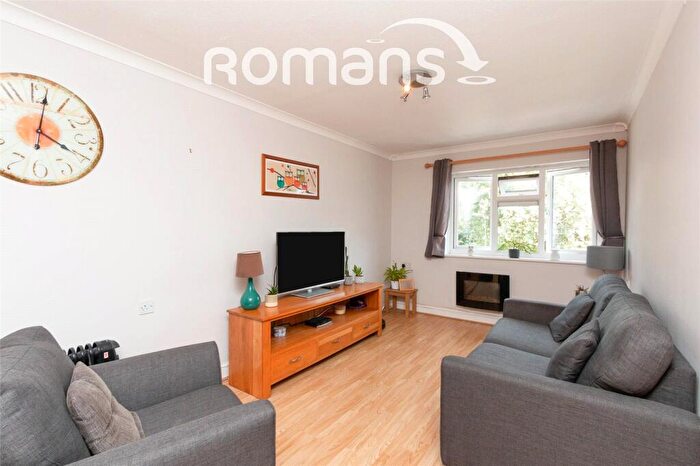 1 Bedroom Apartment For Sale In Bartons Way, Farnborough, GU14