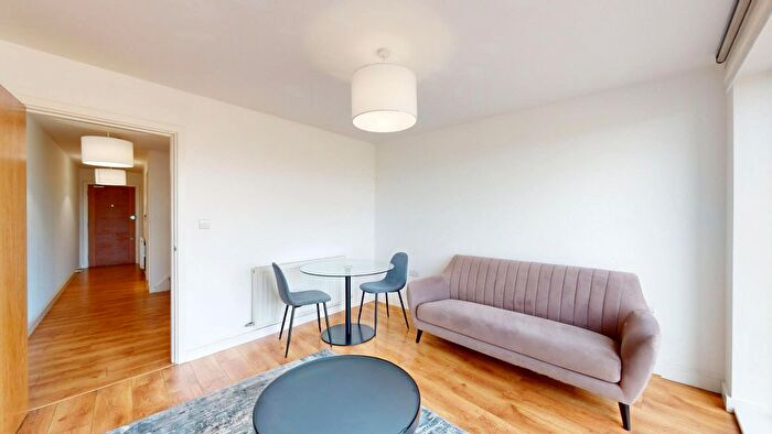 2 Bedroom Flat To Rent In Headstone Road, Harrow, HA1