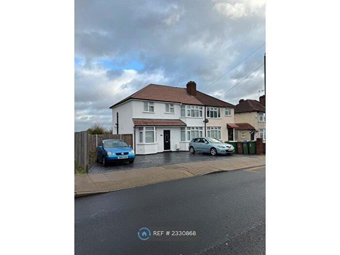 4 Bedroom Semi-Detached House To Rent In Westwood Lane, Welling, DA16