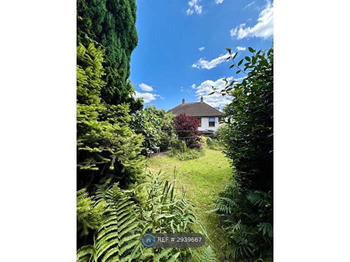 3 Bedroom Semi-Detached House To Rent In Auckland Road, London, SE19