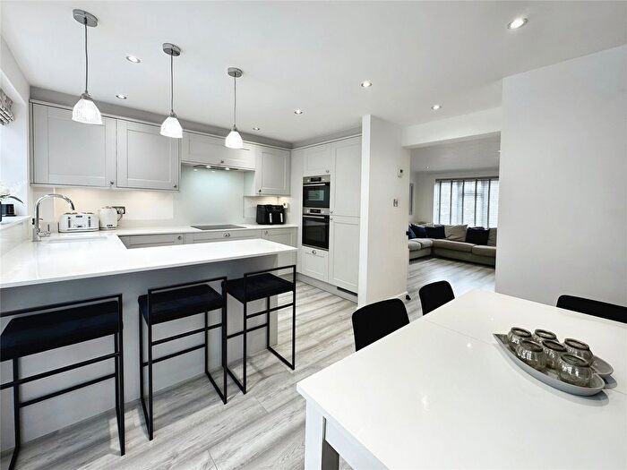 3 Bedroom End Of Terrace House For Sale In Farcrosse Close, Sandhurst, Berkshire, GU47