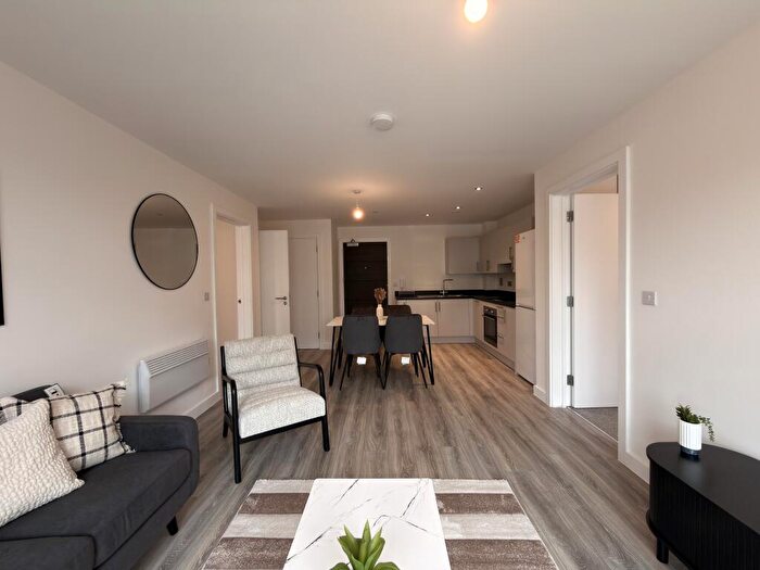 2 Bedroom Apartment To Rent In Boulevard Plaza, Bristol Street, B5