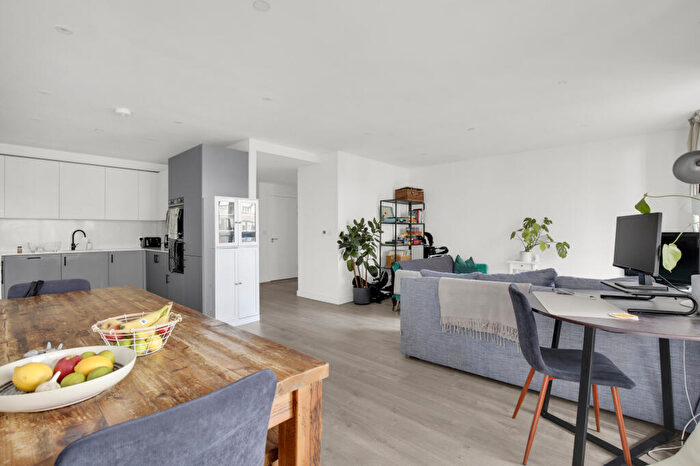 3 Bedroom Flat For Sale In Willowbrook House, Coster Avenue, London, Greater London, N4