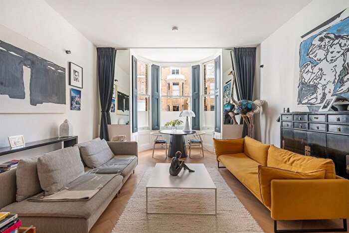 2 Bedroom Flat To Rent In Queen's Gate Place, London, SW7