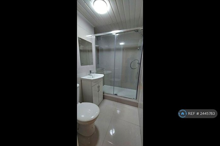 1 Bedroom Flat To Rent In Deanery Close, London, N2