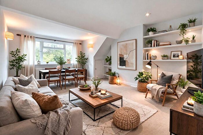 3 Bedroom Flat For Sale In Chatsworth Road, Mapesbury, NW2