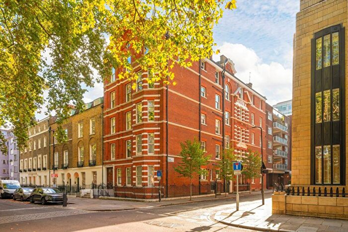 2 Bedroom Flat For Sale In Red Lion Square, Holborn, WC1R