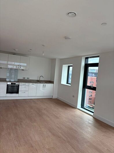 2 Bedroom Flat For Sale In Furness Quay, Salford, M50