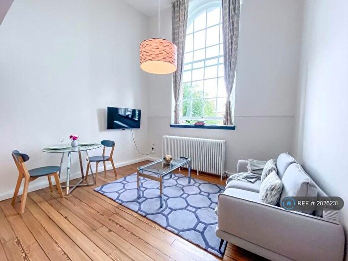 1 Bedroom Flat To Rent In Mcdonald Road, Edinburgh, EH7