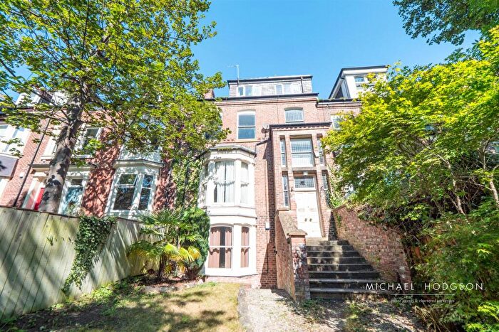 2 Bedroom Flat For Sale In Thornhill Gardens, Sunderland, SR2