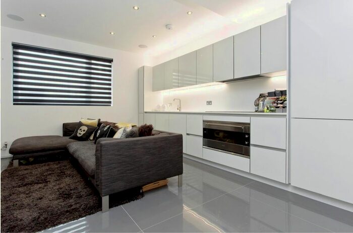 4 Bedroom End Of Terrace House To Rent In Grimsby Street, London, E2