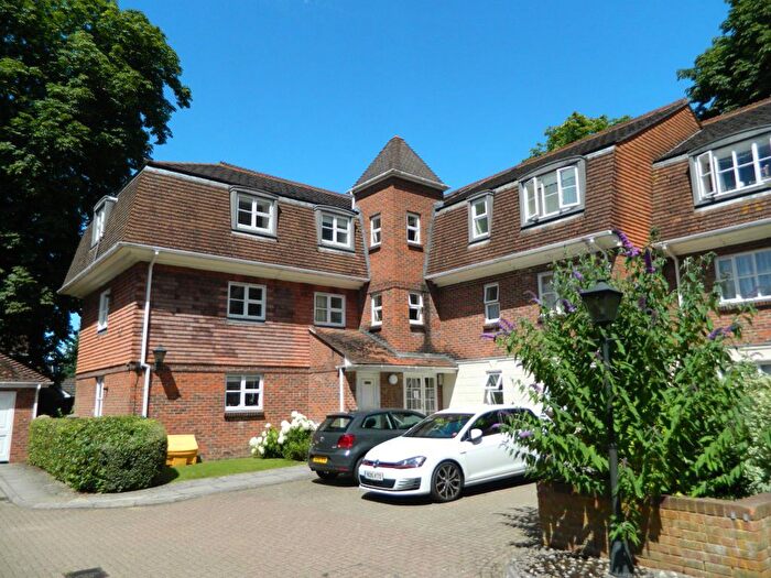 2 Bedroom Flat To Rent In Greenacres, North Parade, Horsham, RH12