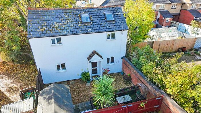 3 Bedroom Detached House For Sale In Grove Road, Shirley, Southampton, Hampshire, SO15