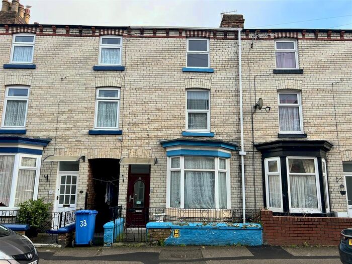 3 Bedroom Terraced House To Rent In Commercial Street, Scarborough, YO12