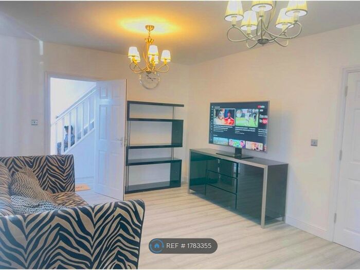 7 Bedroom Semi-Detached House To Rent In Wigton Road, Romford, RM3