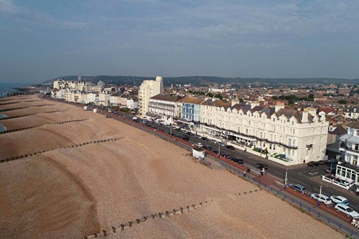 1 Bedroom Apartment To Rent In Royal Parade, Eastbourne - Bed Furnished Apartment, Separate Lounge And Kitchen, BN22
