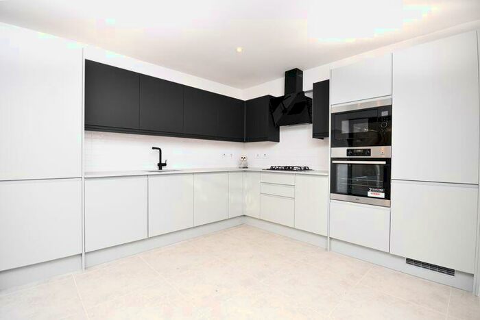 2 Bedroom End Of Terrace House To Rent In Gaskarth Road, Clapham South, SW12