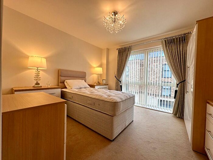 2 Bedroom Retirement Property For Sale In Fountain Way, Salisbury, Wiltshire, SP2
