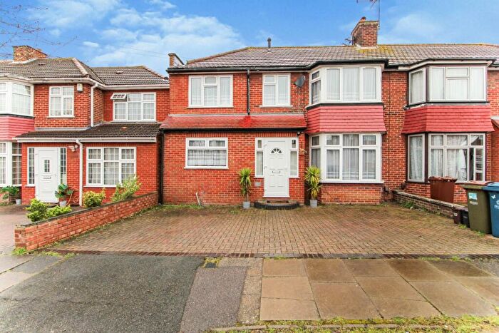 4 Bedroom Semi-Detached House To Rent In Wetheral Drive, Stanmore, HA7