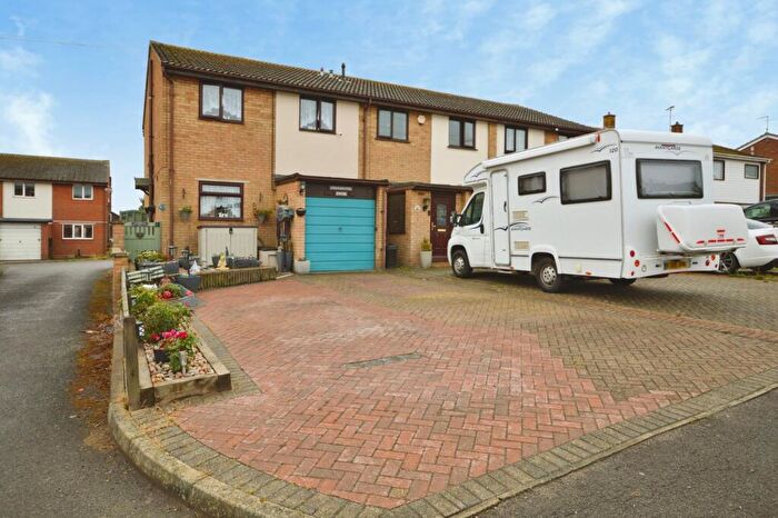 3 Bedroom End Of Terrace House For Sale In Avery Way, Allhallows, Rochester, Kent, ME3