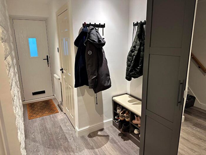 3 Bedroom Town House For Sale In Byron Mews, BD16