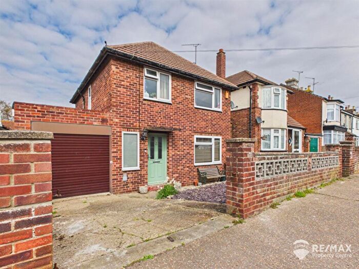 3 Bedroom Detached House For Sale In Lee Road, Dovercourt, Harwich, CO12