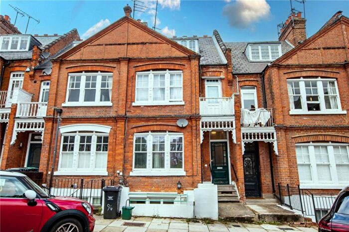 Studio For Sale In Milton Park, Highgate, London, N6