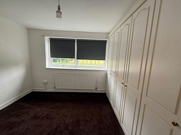 2 Bedroom Flat To Rent In Eastern Avenue, Ilford, IG2