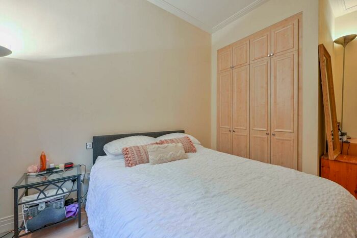 1 Bedroom Flat To Rent In Prescot Street, Aldgate, London, E1