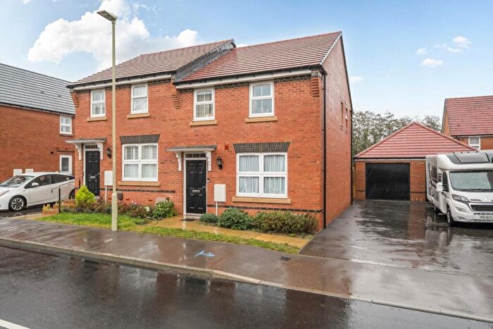 3 Bedroom Semi-Detached House For Sale In Forty Acres Way, Bedhampton, PO9