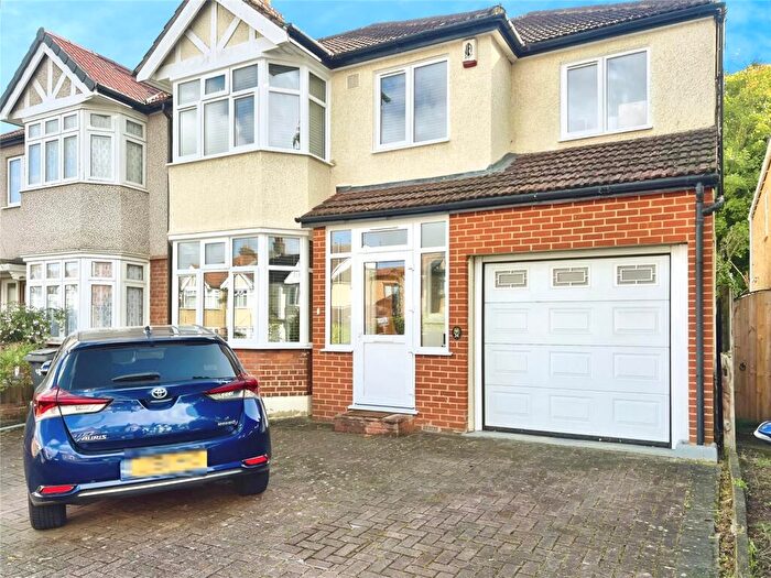 1 Bedroom Property To Rent In Lingfield Avenue, Kingston Upon Thames, KT1