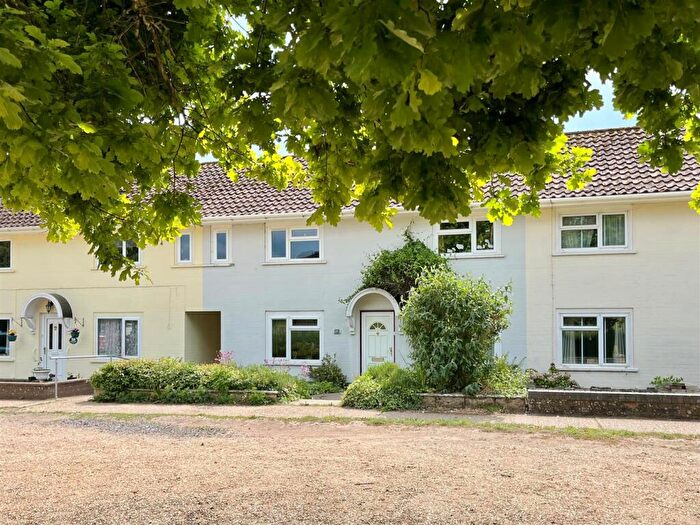 3 Bedroom Terraced House For Sale In Coronation Square, Quidhampton, Salisbury, SP2
