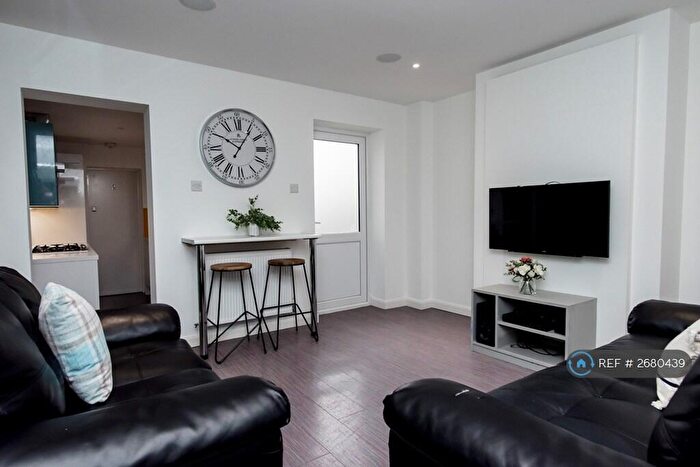 5 Bedroom Terraced House To Rent In Beresford Street, Stoke-On-Trent, ST4