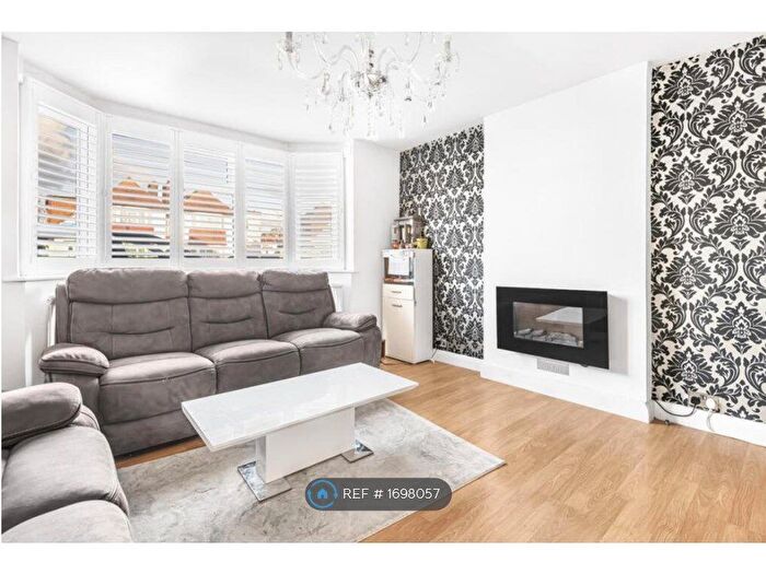 4 Bedroom Detached House To Rent In South Lane, New Malden, KT3