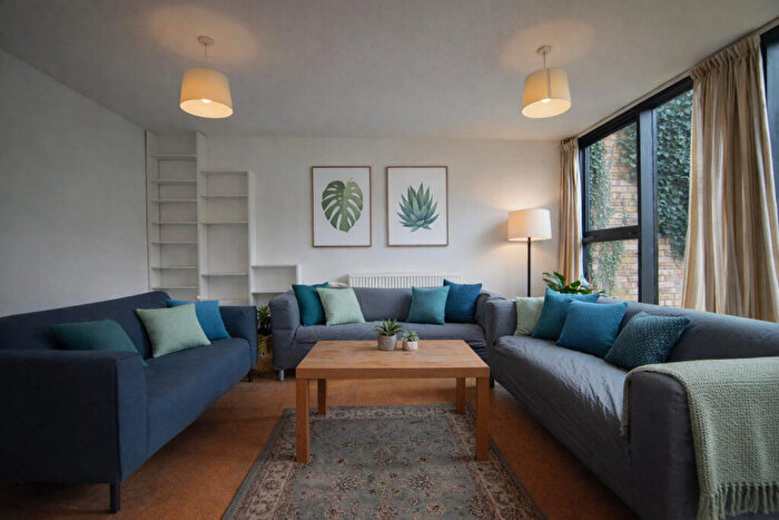 3 Bedroom Terraced House To Rent In High Kingsdown, BS2