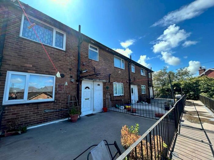 3 Bedroom Maisonette To Rent In Hawthorn Crescent, Skelmersdale, WN8