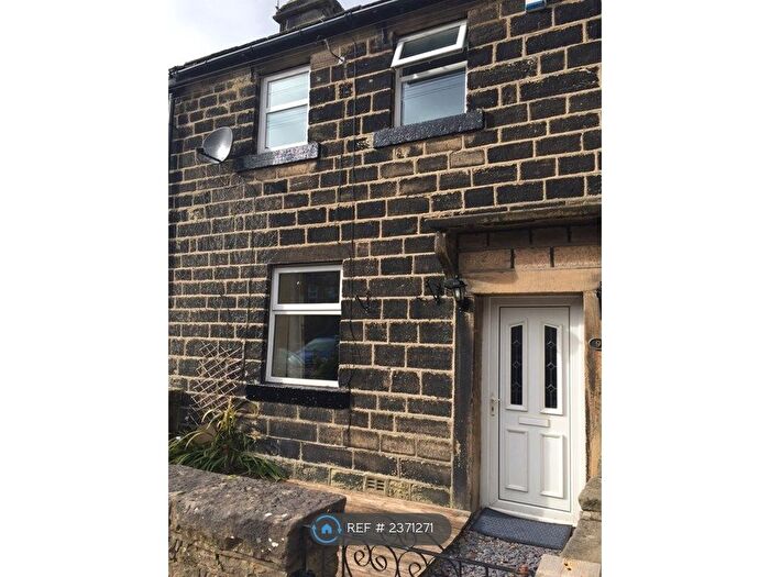2 Bedroom Terraced House To Rent In Barcroft, Keighley, BD22